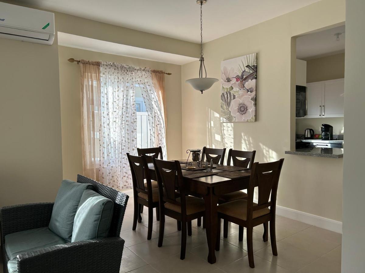 Seamist Villa @Oceanpointe Lucea Comfy 2Br W/Pool Gym & Parking Eksteriør bilde