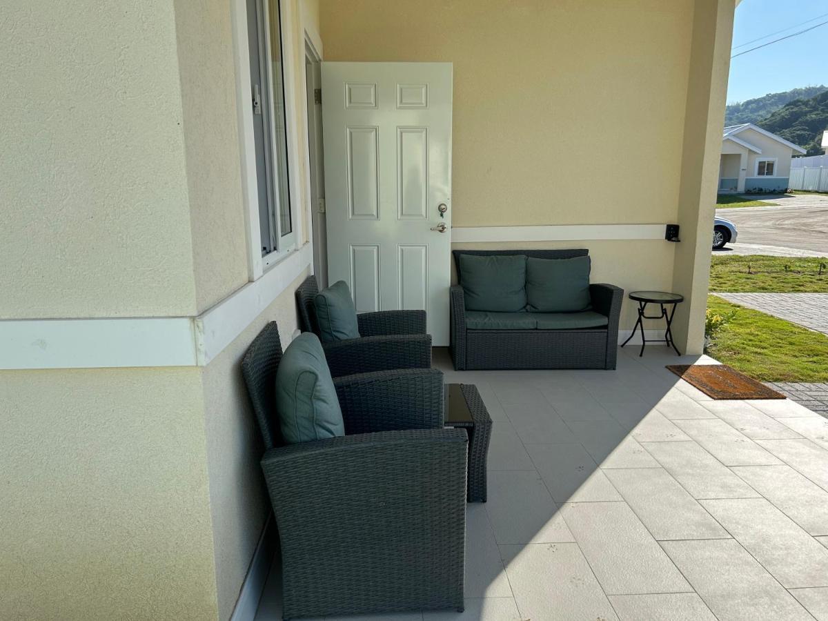 Seamist Villa @Oceanpointe Lucea Comfy 2Br W/Pool Gym & Parking Eksteriør bilde