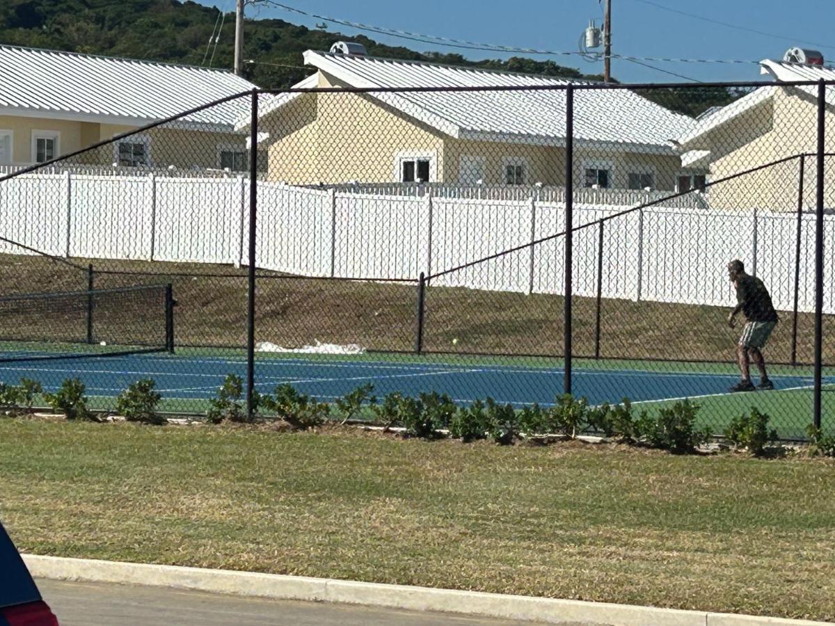 Seamist Villa @Oceanpointe Lucea Comfy 2Br W/Pool Gym & Parking Eksteriør bilde