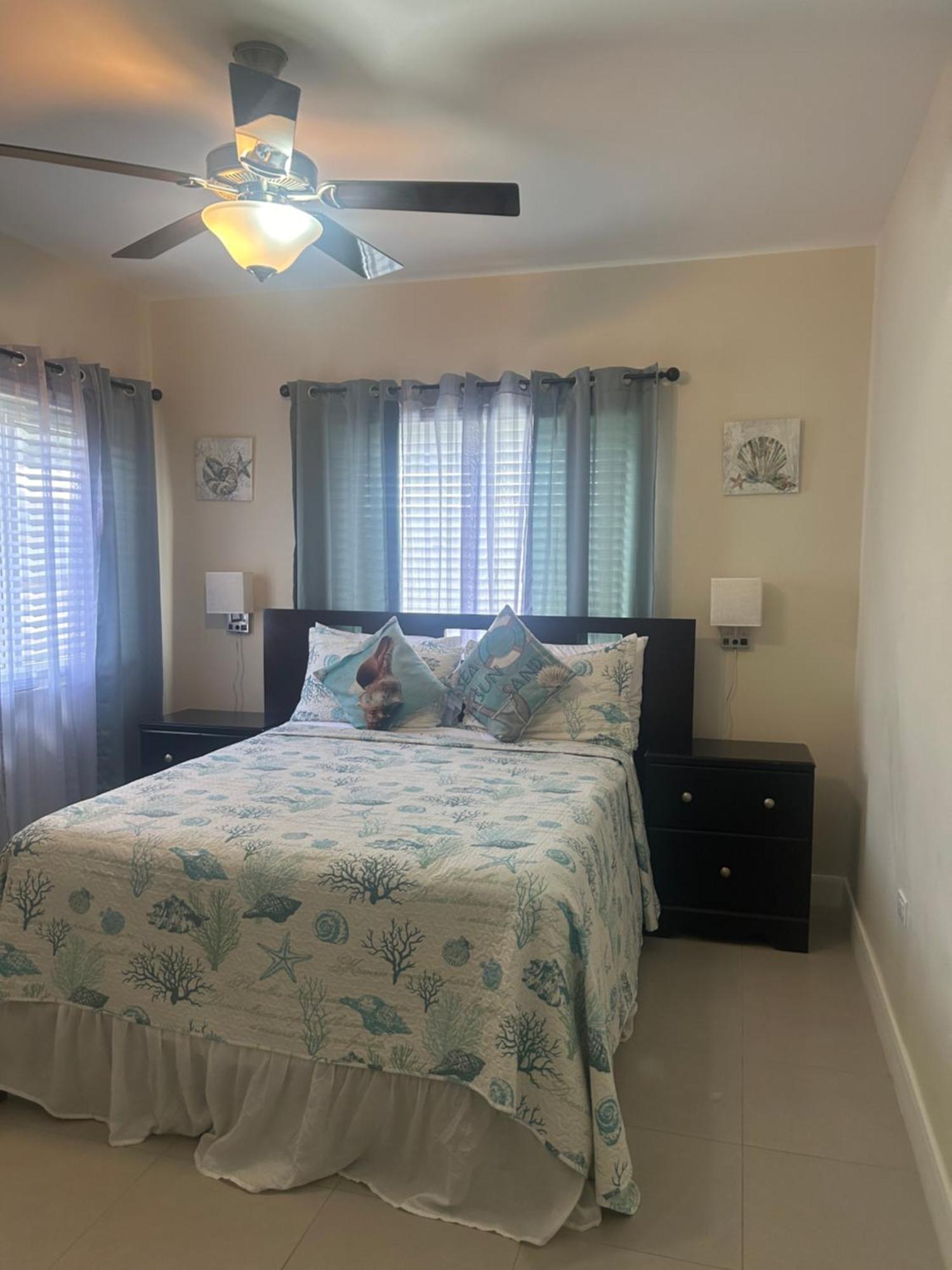 Seamist Villa @Oceanpointe Lucea Comfy 2Br W/Pool Gym & Parking Eksteriør bilde